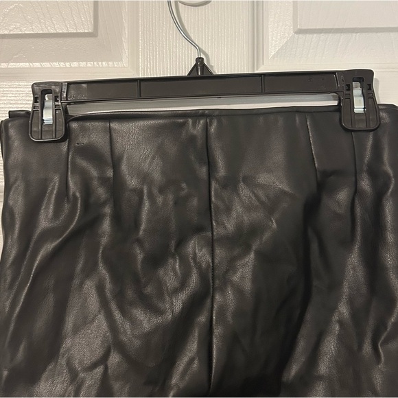 Zara Faux Leather Cigarette Leggings, M‎ - Picture 5 of 13